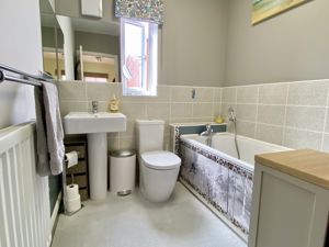 Family Bathroom- click for photo gallery